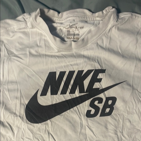 Nike SB White Men's Shirt - Picture 2 of 3